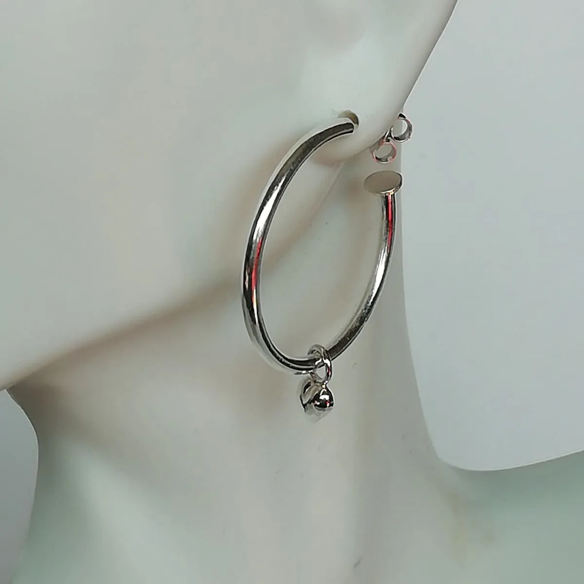 Hearts hoop | Silver hoop earrings | Silver jewelry | Minimalist hoops | Silver accessories | Heart charm | Silver ear hoops | E7