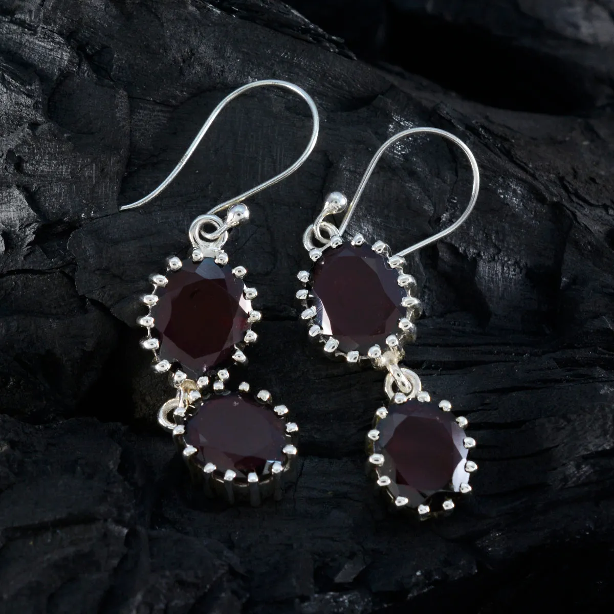 Riyo Beddable 925 Sterling Silver Earring For Damsel Garnet Earring Bezel Setting Red Earring Dangle Earring