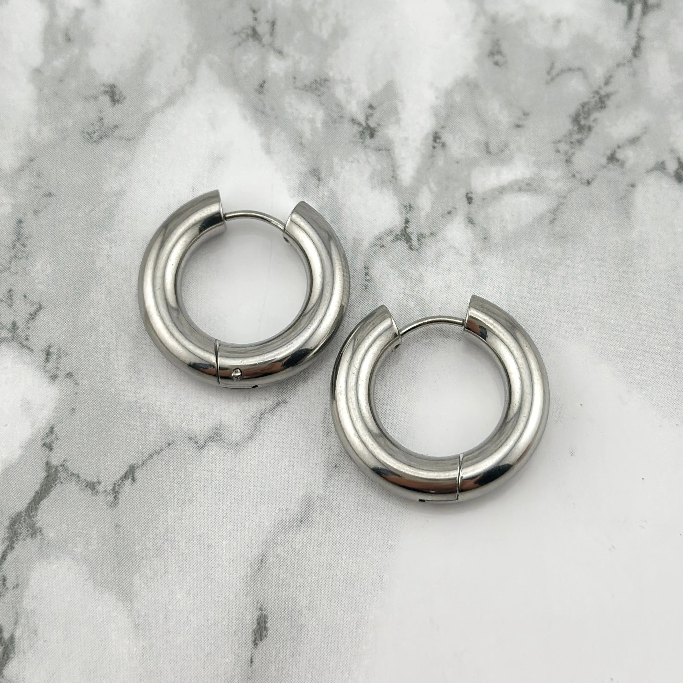 Silver medium chunk hoops