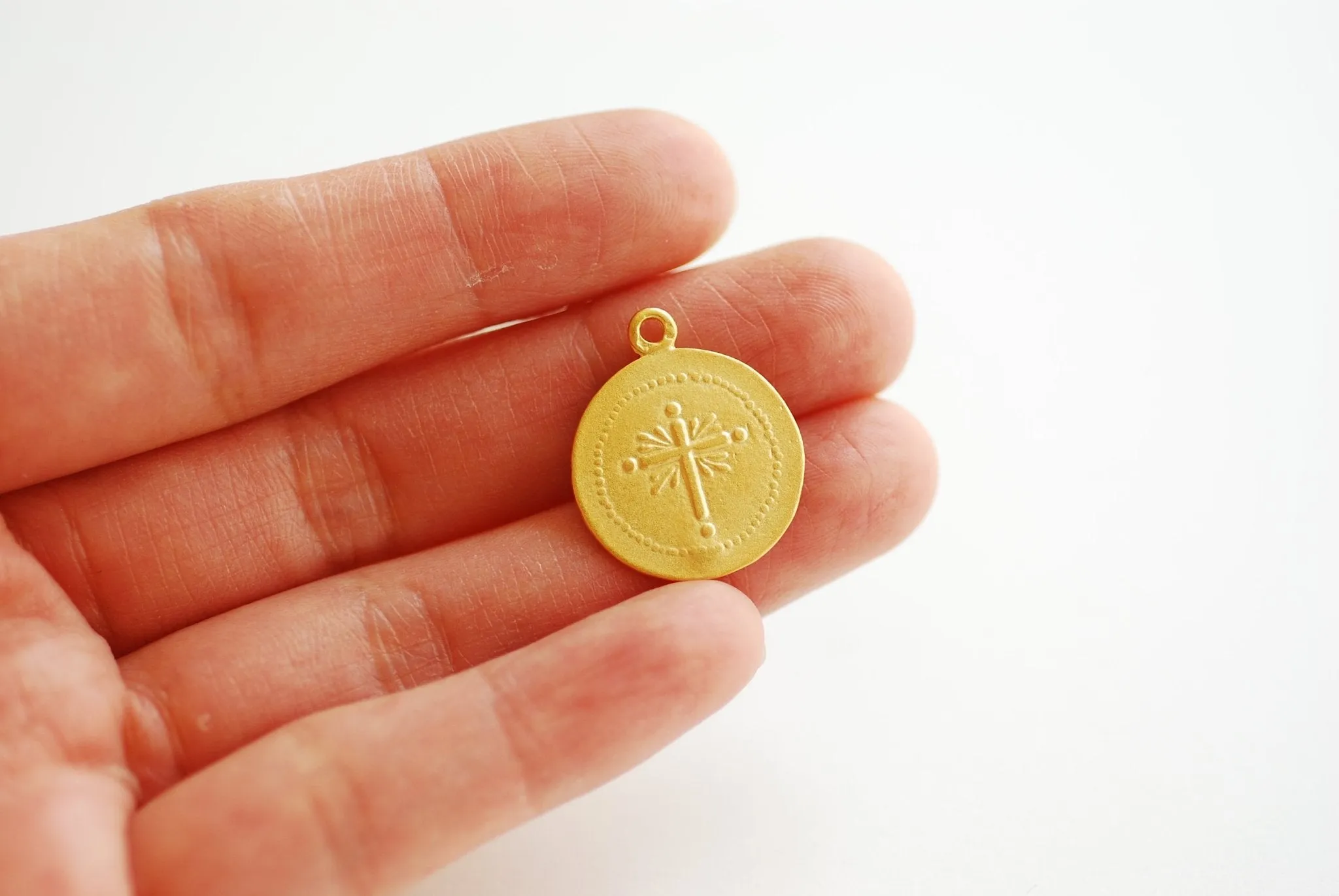 Wholesale Round Cross Pendent- Vermeil Gold 18k Gold plated over 925 Sterling Silver, Religious Symbol, 18mm Disc, Christian Catholic Cross, 476